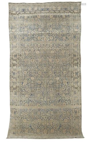 Antique Mahal Carpet