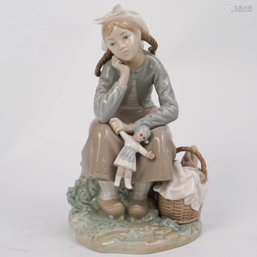 Lladro Porcelain Figurine