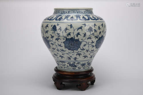 Ming Dynasty blue-and-white pot with interlock branch lotus