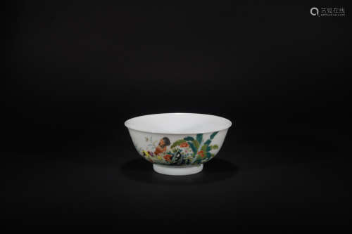 Qing dynasty pastel flower and bird bowl