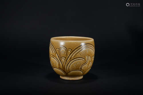 Song dynasty celadon earthen bowl