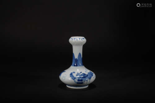 Qing dynasty blue and white garlic-head-shaped vase