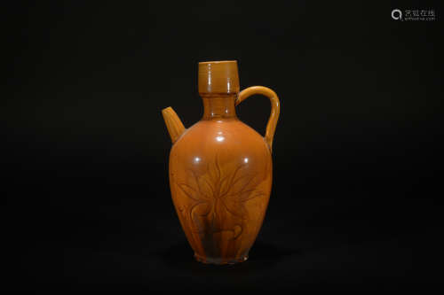 Liao and Jin Dynasties yellow glaze ewer