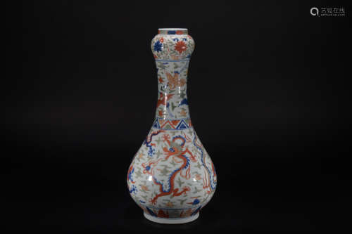 Ming dynasty colorful garlic-head-shaped vase with dragon pattern