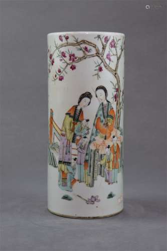 A Famille Rose Porcelain Hatstand Container