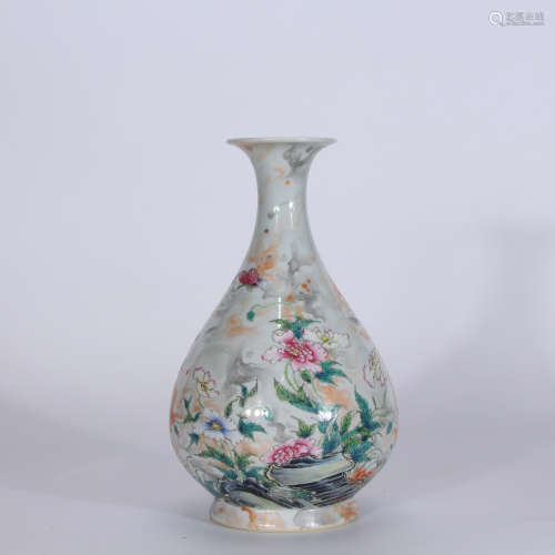 A Chinese Famille Rose Porcelain 'Yuhuchunping' Vase 
