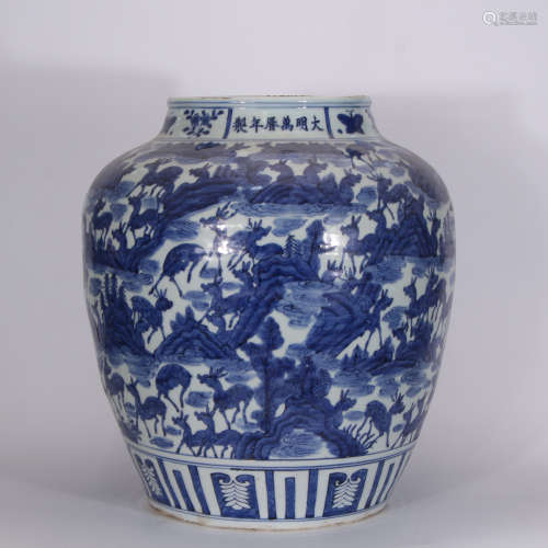 A Chinese Deer Pattern Blue and White Porcelain Pot