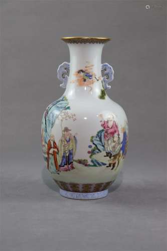 A Famille Rose Porcelain Mallet Vase