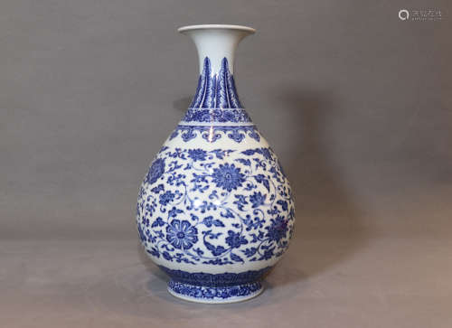 A Blue and White Porcelain 'Yuhuchunping' Vase