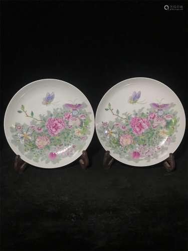 A Pair of Famille Rose Porcelain Plates