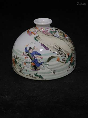 A Famille Rose Porcelain Pot