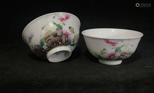 A Pair of Famille Rose Porcelain Bowls