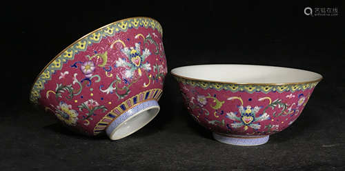 A Pair of Famille Rose Porcelain Bowls