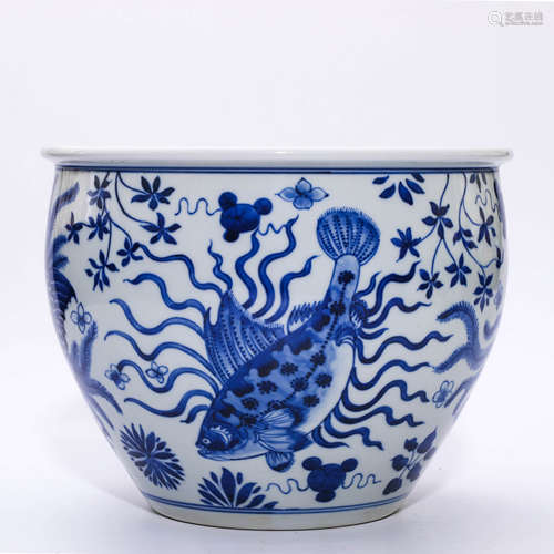 A Chinese Blue and White Porcelain Tank