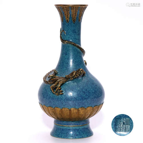 A Chinese LuJun Glaze Gold-painted Porcelain Vase