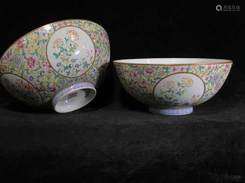 A Pair of Famille Rose Porcelain Bowls