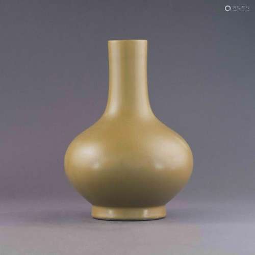 GUANGXU TEA DUST GLAZED REWARD VASE