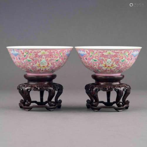 PR. QIANLONG FAMILLE ROSE FLORAL BOWLS ON STAND