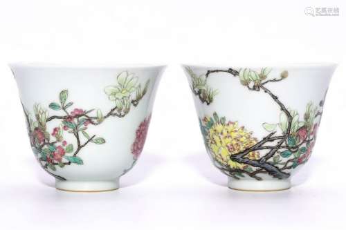 A PAIR OF CHINESE FAMILLE ROSE PORCELAIN CUPS