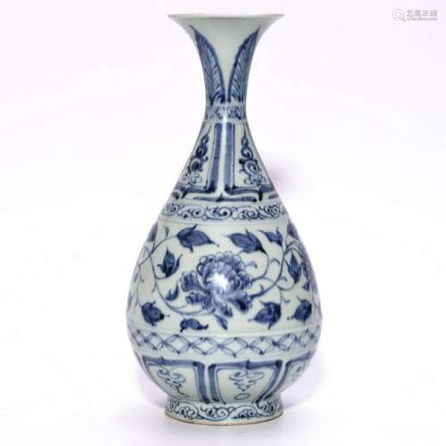 A CHINESE BLUE AND WHITE PORCELAIN YUHUCHUNPING