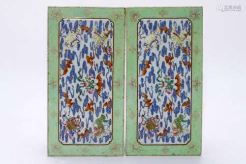 A PAIR OF CHINESE FAMILLE ROSE PORCELAIN BOARDS