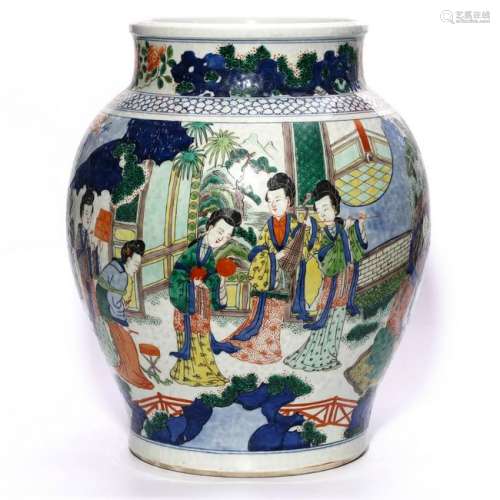 A CHINESE MULTICOLORED PORCELAIN JAR