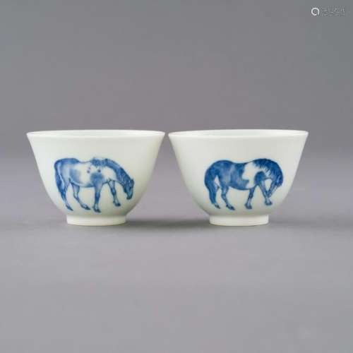 YONGZHENG BLUE & WHITE HORSE MOTIF PORCELAIN WINE CUPS