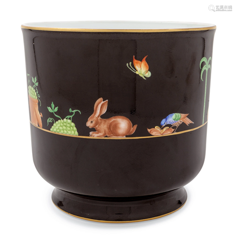 A Tiffany Black Shoulder China Cache Pot