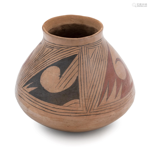 A Mata Ortiz Pottery Vase, Lidia Renteria