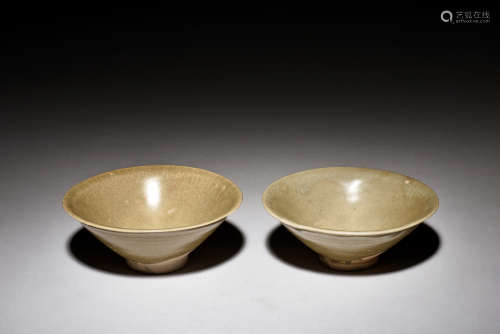 PAIR OF CRACKLEWARE BOWLS