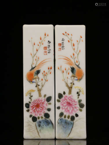 PAIR OF FAMILLE ROSE RECTANGULAR 'FLOWERS AND BIRDS' BRUSH POTS