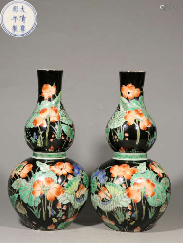 PAIR OF FAMILLE ROSE BLACK GROUND DOUBLE GOURD 'LOTUS' VASES