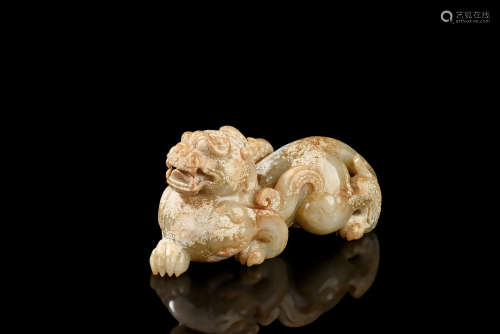 ARCHAIC JADE CARVED ‘MYTHICAL BEAST’