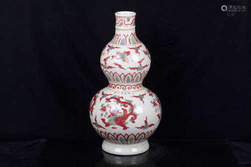 WUCAI 'MYTHICAL BEASTS' DOUBLE GOURD VASE