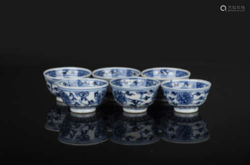 A GROUP OF SIX SMALL BLUE AND WHITE BOWLS