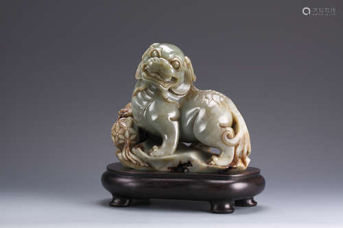 JADE CARVED 'FOO DOG' FIGURE