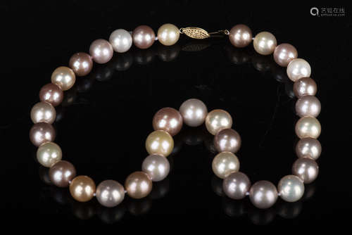 33 PIECE PEARL NECKLACE