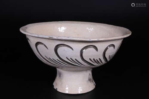 CIZHOU WARE CARVED STEM CUP