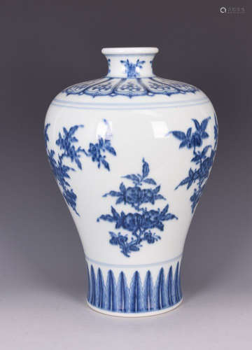 BLUE AND WHITE 'FRUITS' VASE, MEIPING