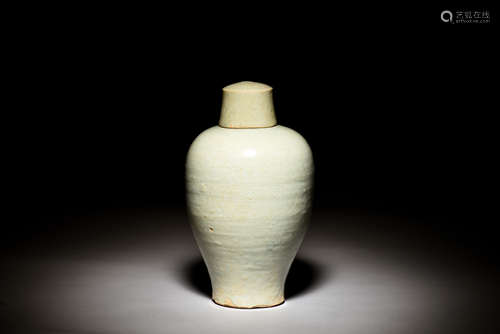 CELADON GLAZED VASE WITH COVER