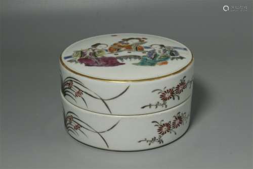 A Chinese Famille-Rose Porcelain Ink-pad Box with Cover