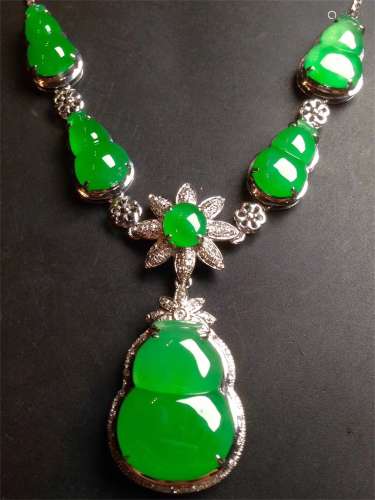 A Chinese Carved Jadeite Necklace(Gourd)
