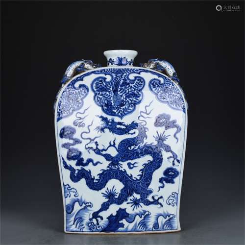 A Chinese Blue and White Porcelain Vase 