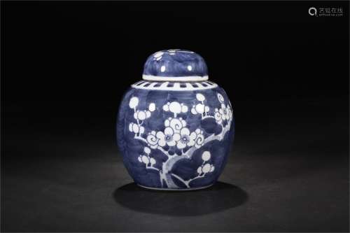 A Chinese Blue and White Porcelain Jar with Cover