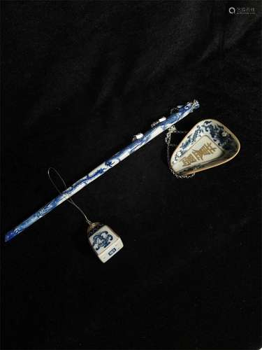 A Chinese Blue and White Porcelain Scale