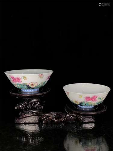 A Pair of Chinese Famille-Rose Porcelain Bowls