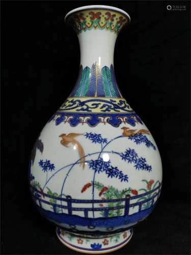 A Chinese Wu-Cai Glazed Blue and White Porcelain Vase