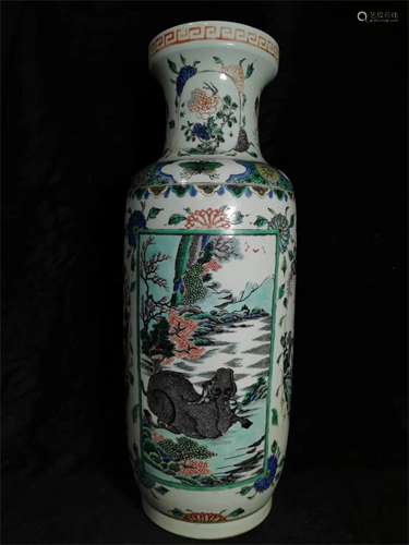 A Chinese Wu-Cai Glazed Porcelain Vase