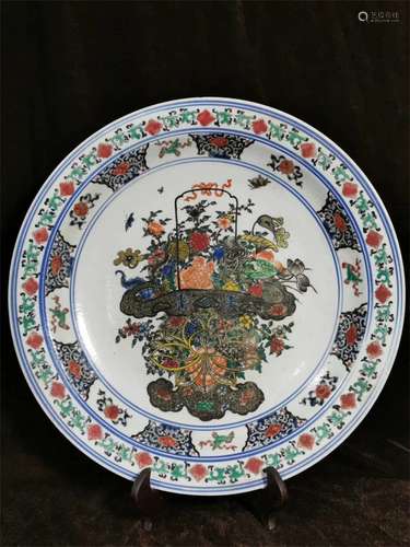 A Chinese Wu-Cai Glazed Porcelain Plate