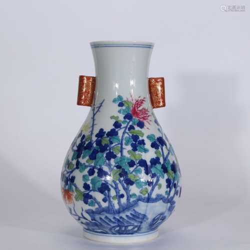 A Chinese Blue and White Porcelain Vase